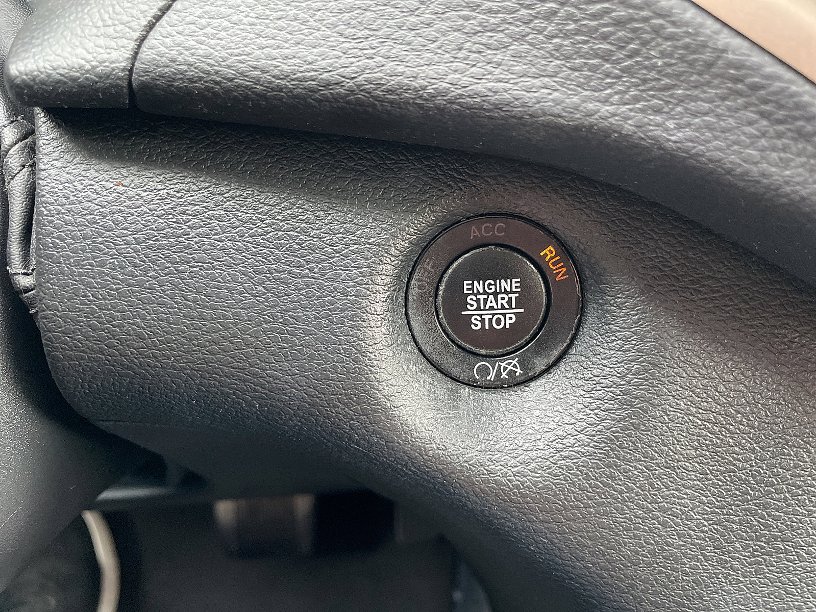 Used 2017 Jeep Cherokee Limited image 53