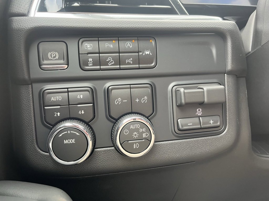 New 2026 Chevrolet Suburban Premier w/ Sun And Tow Package image 28