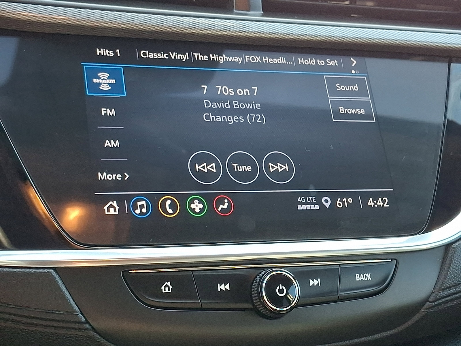 Used 2023 Buick Encore GX Select w/ Sport Touring Package FWD image 17