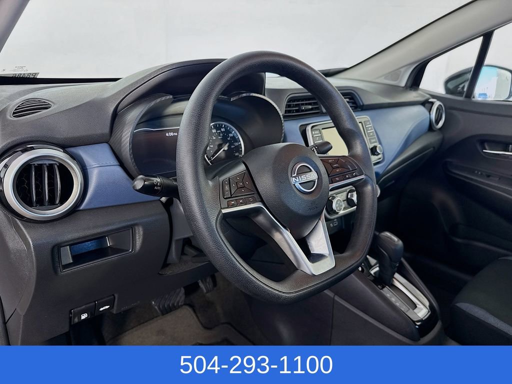 Used 2025 Nissan Versa SV image 9