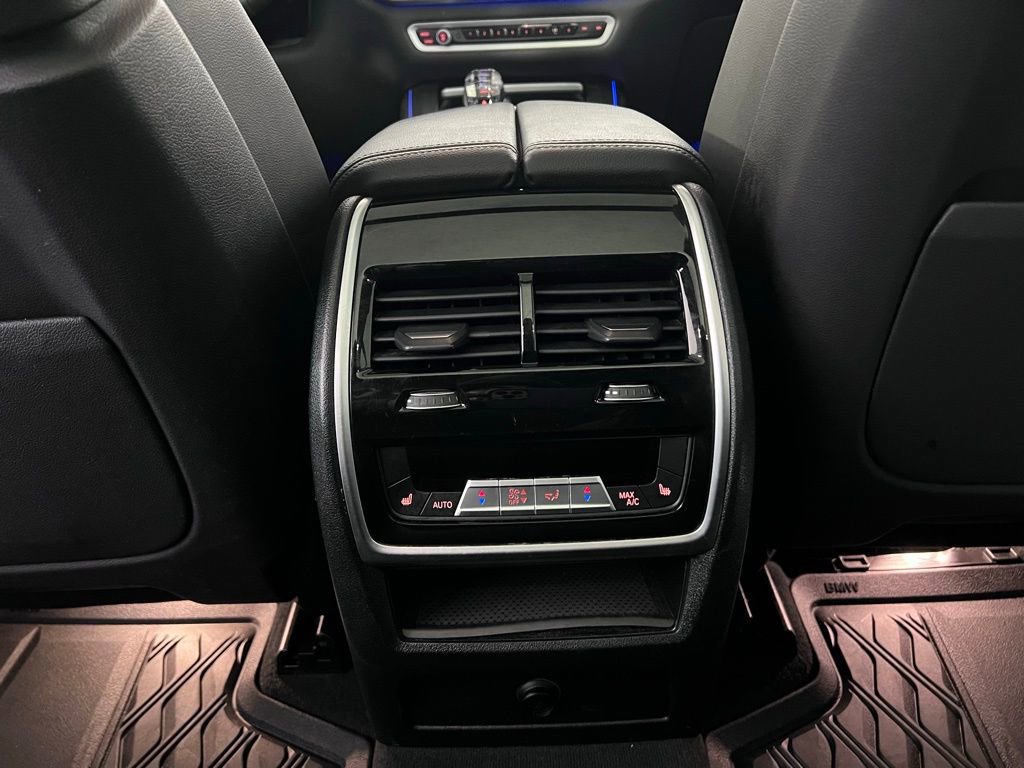 Used 2019 BMW X5 xDrive50i w/ M Sport Package image 26