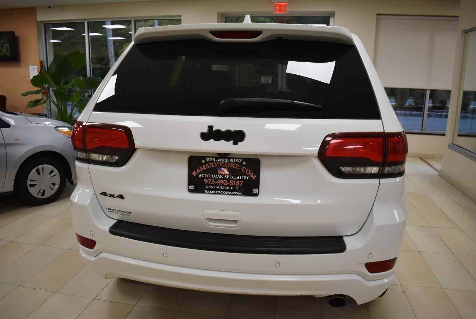 Used 2019 Jeep Grand Cherokee Altitude AWD/4WD image 5