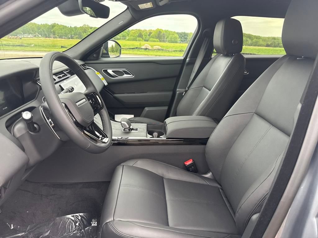 New 2026 Land Rover Range Rover Velar Dynamic SE image 9