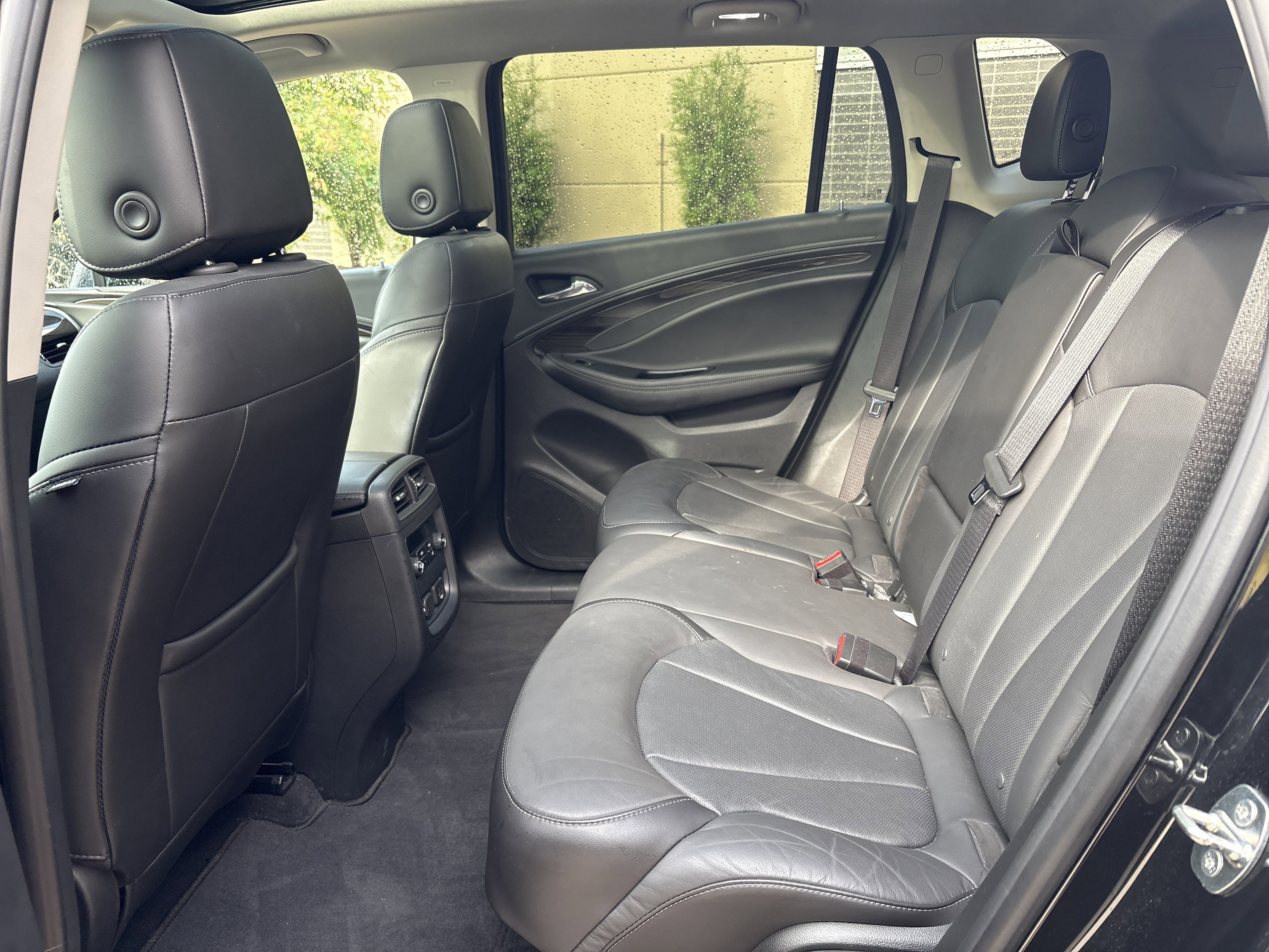 Used 2019 Buick Envision Essence FWD image 31