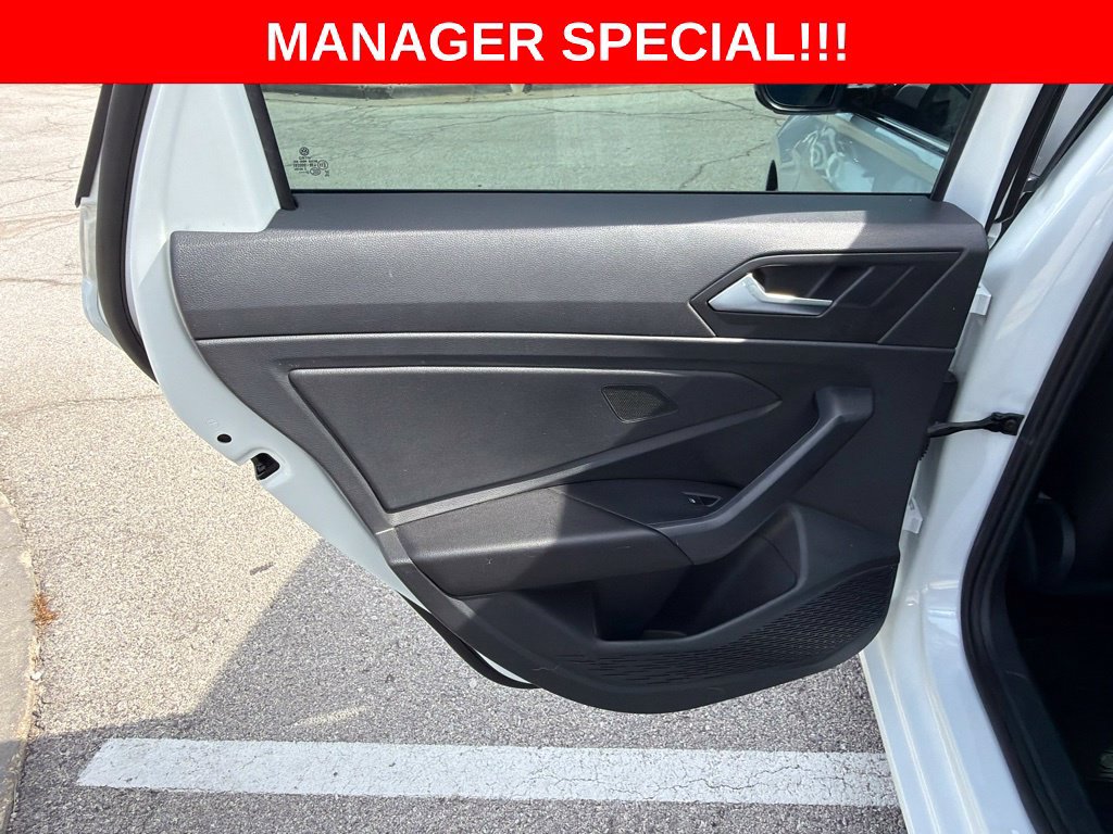 Used 2023 Volkswagen Jetta SE FWD image 16