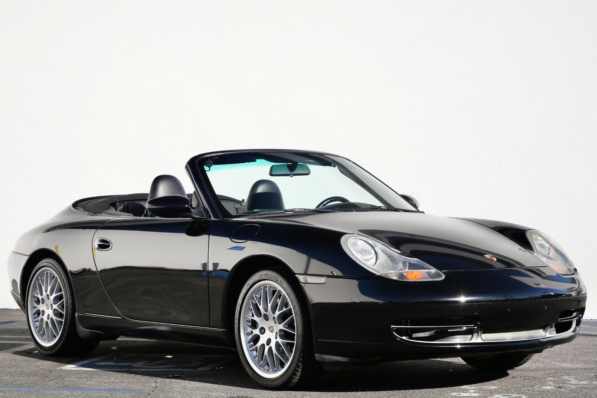 Used 2000 Porsche 911 Cabriolet image 3