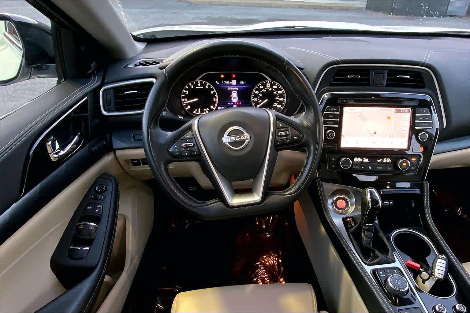 Used 2023 Nissan Maxima Platinum w/ Sport Mat Group FWD image 6