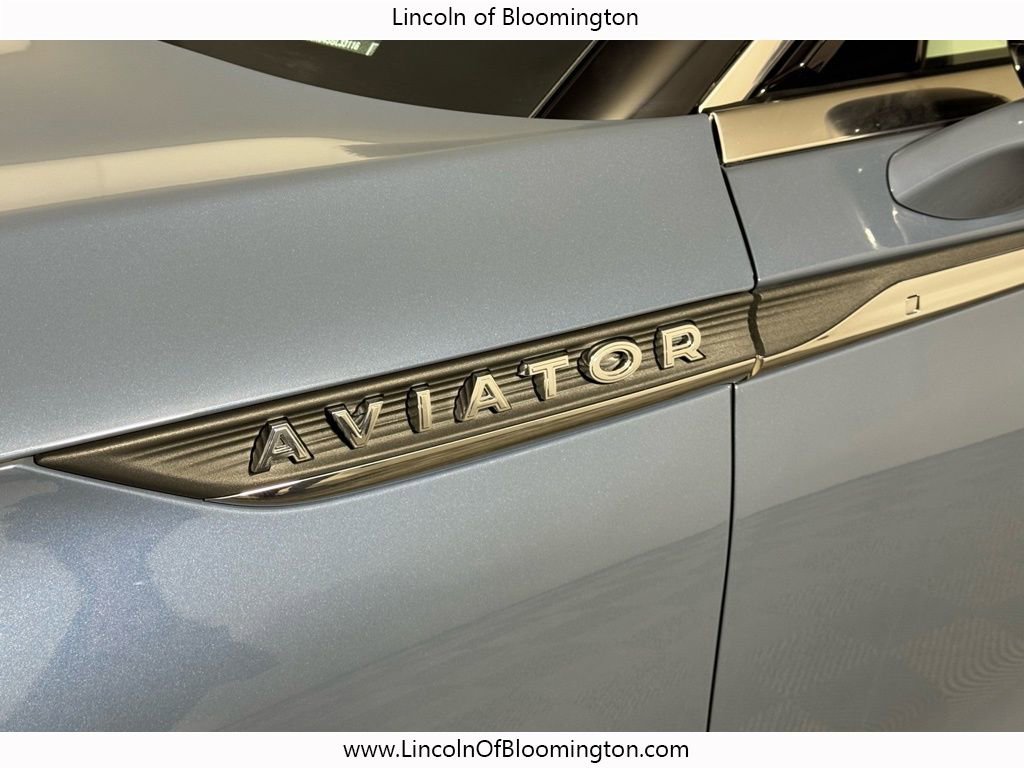 Used 2025 Lincoln Aviator AWD w/ Equipment Group 101A image 14