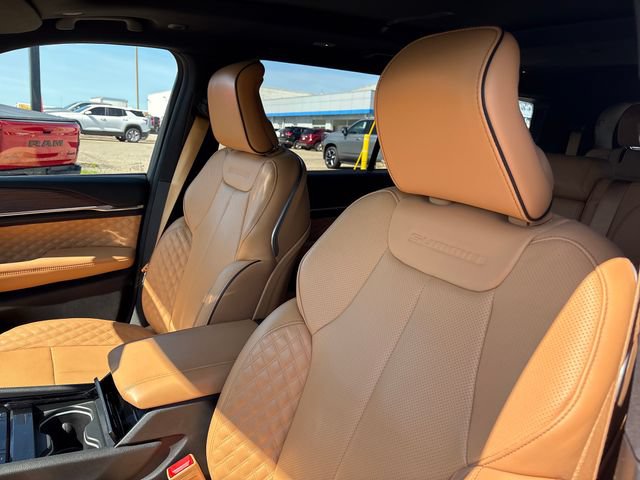 Used 2024 Jeep Grand Cherokee L Summit AWD/4WD image 9