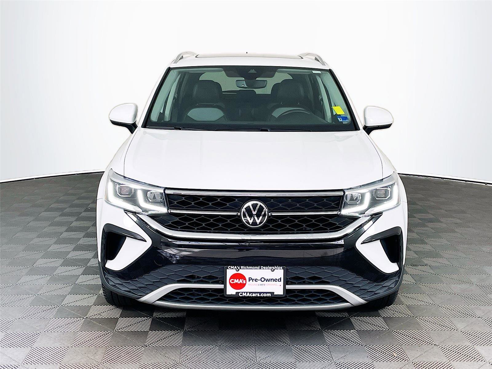 Used 2022 Volkswagen Taos SEL AWD/4WD image 2