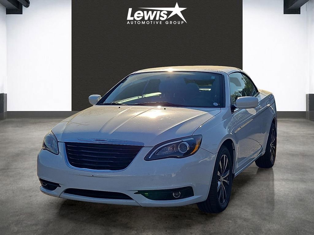 Used 2014 Chrysler 200 S FWD image 1