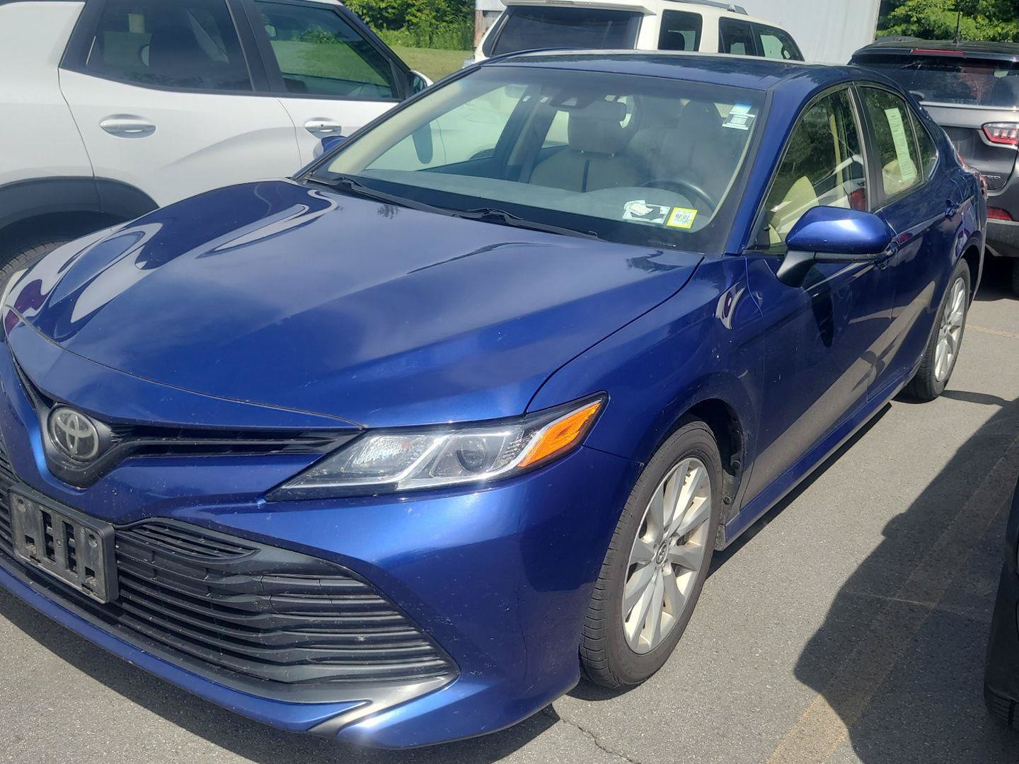 Used 2018 Toyota Camry LE FWD image 3