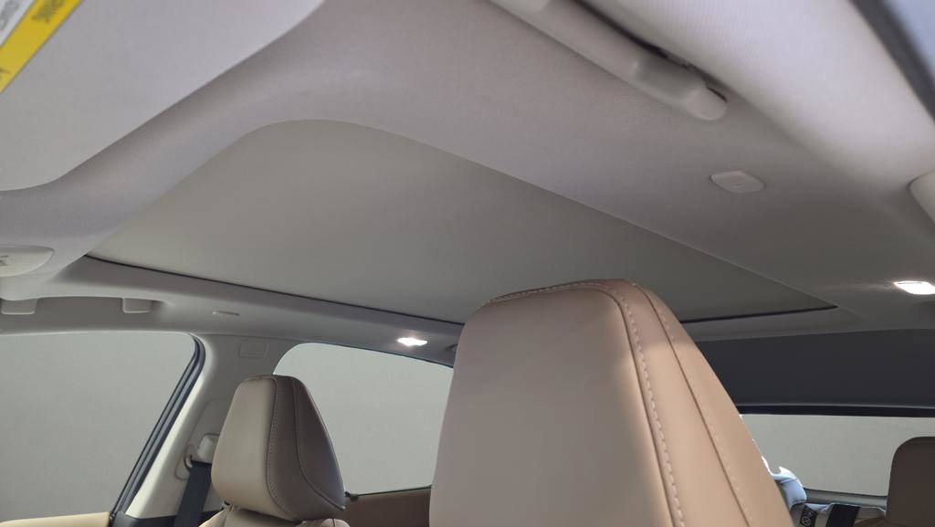 Used 2025 Nissan Murano Platinum image 11