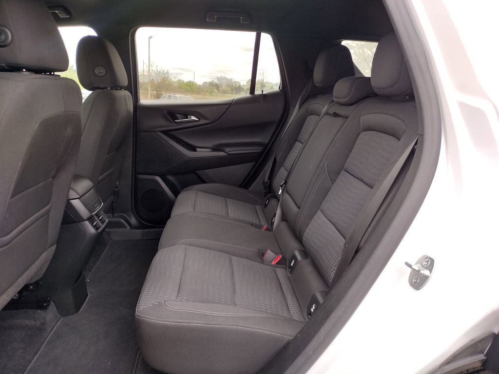 Used 2025 Chevrolet Equinox LT AWD/4WD image 11