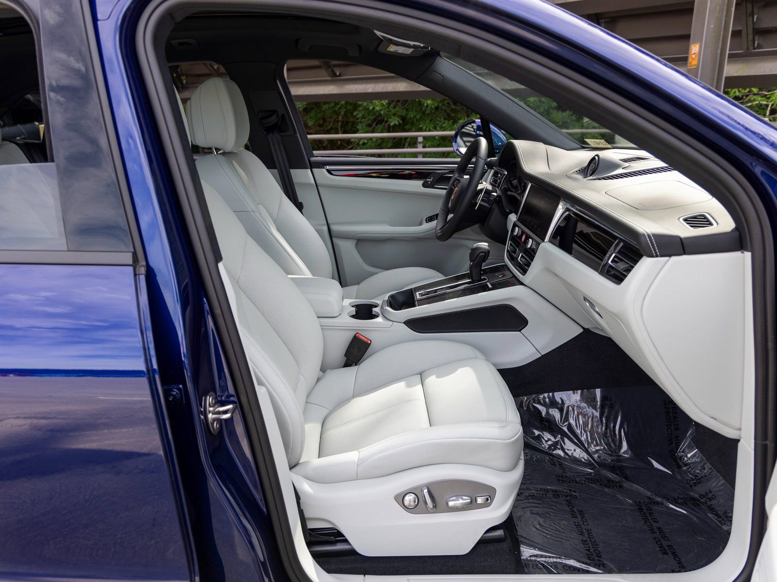 New 2025 Porsche Macan image 59