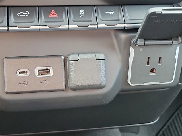 Certified 2026 Chevrolet Silverado 1500 Custom image 32