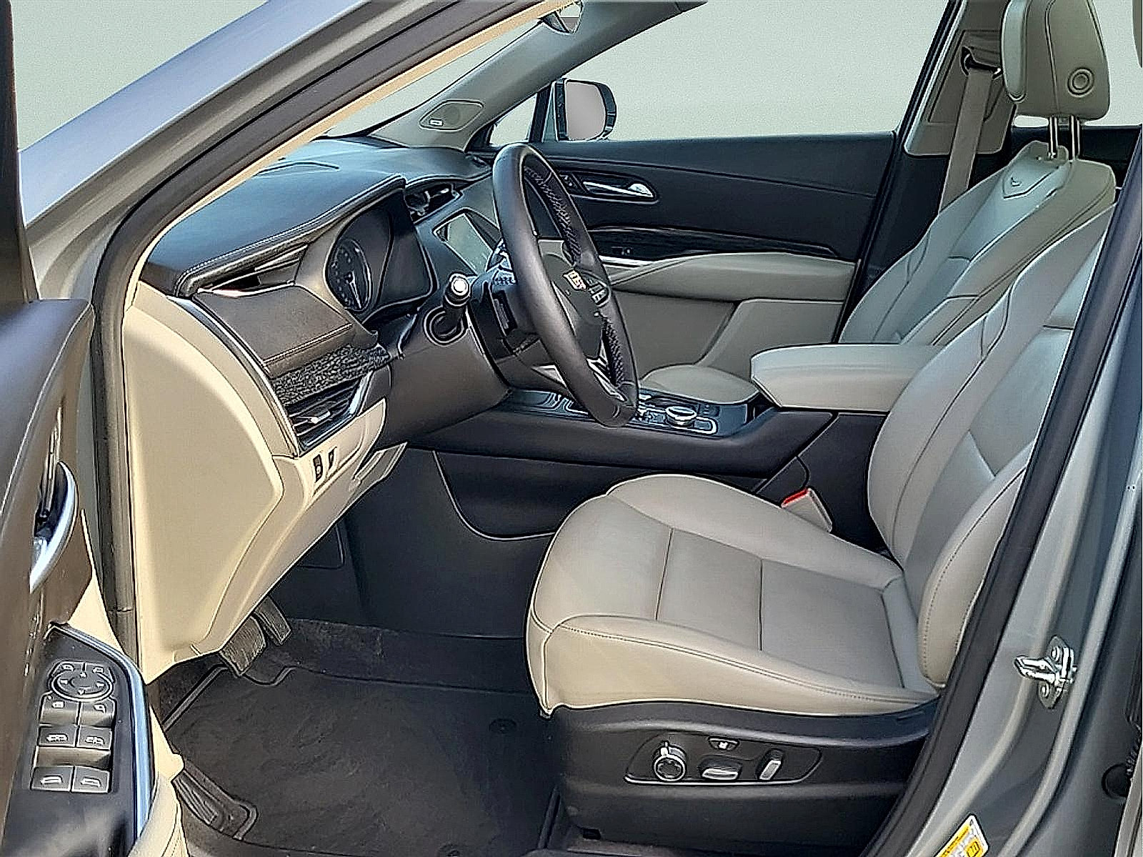 Used 2023 Cadillac XT4 Premium Luxury w/ Sun And Sound Package AWD/4WD image 13