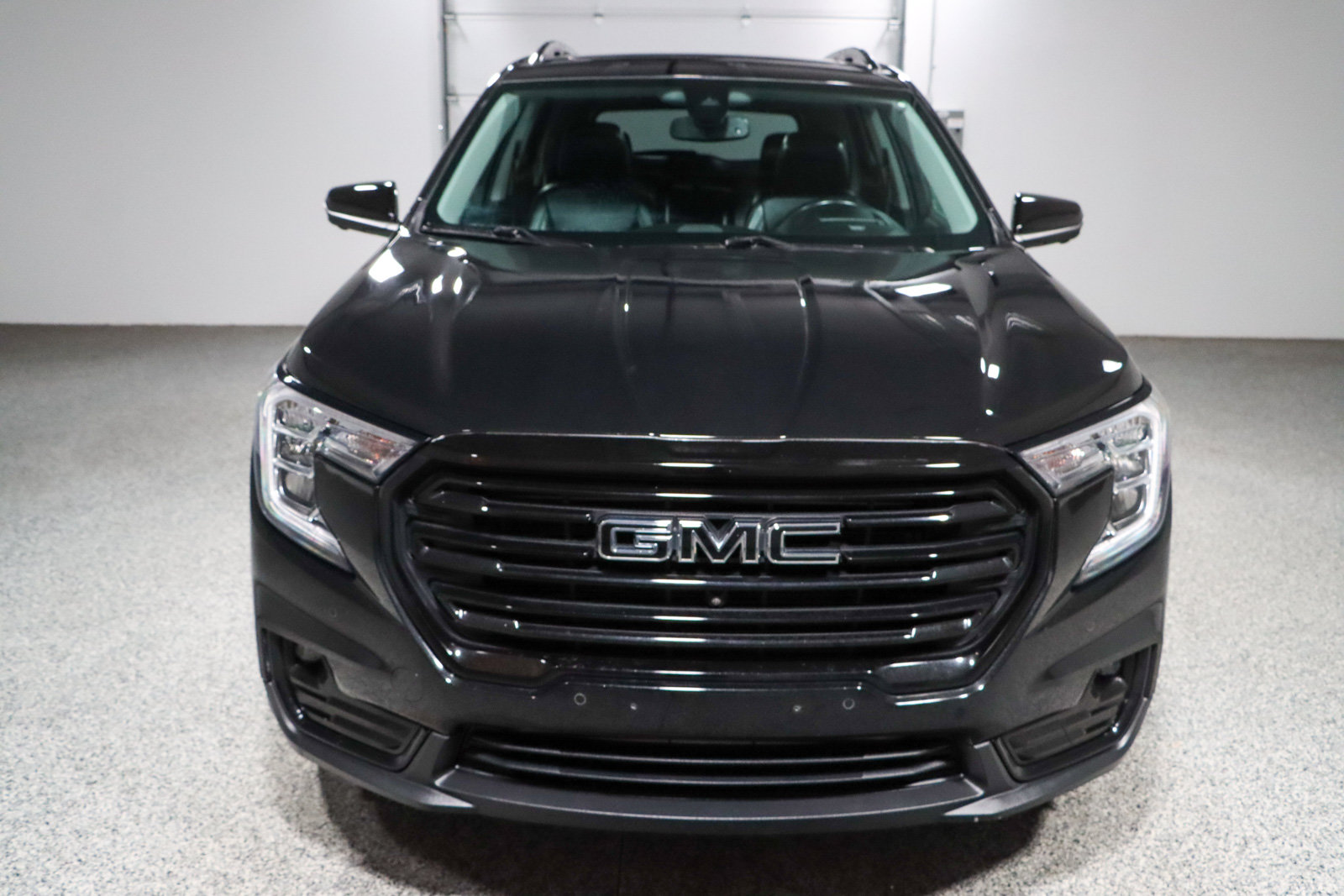 Used 2022 GMC Terrain SLT w/ Infotainment Package II AWD/4WD image 4