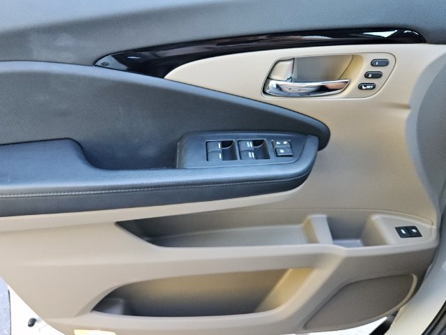 Used 2020 Honda Pilot Touring image 29