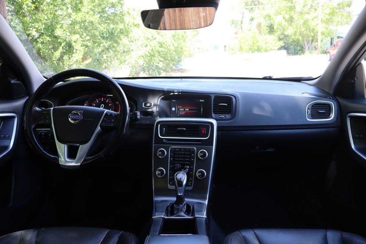 Used 2015 Volvo V60 T5 Cross Country w/ Protection Package AWD/4WD image 16