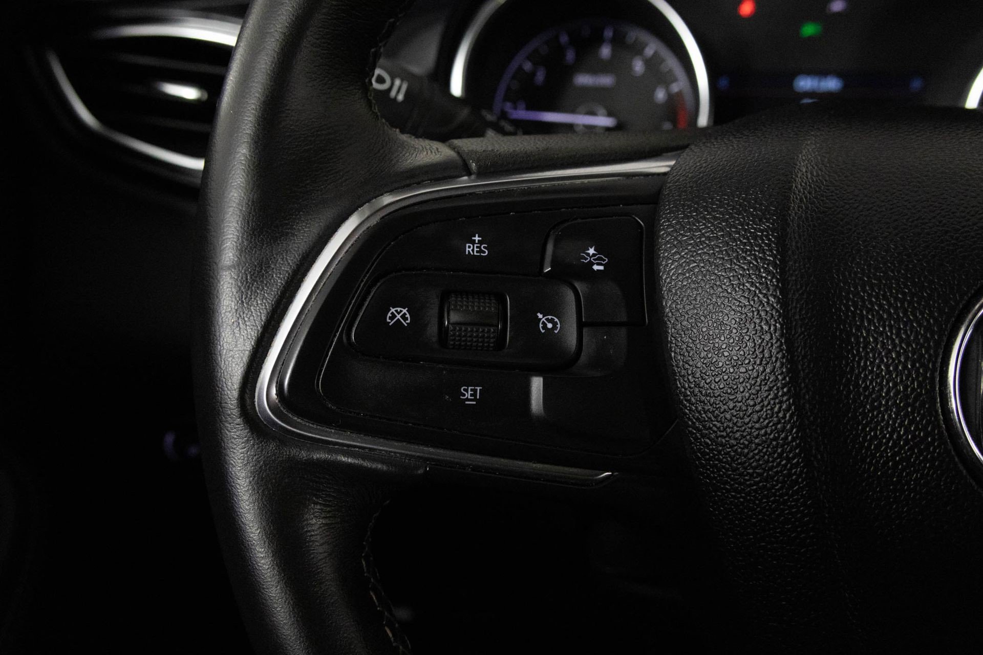 Certified 2023 Buick Encore GX Select w/ Sport Touring Package image 30