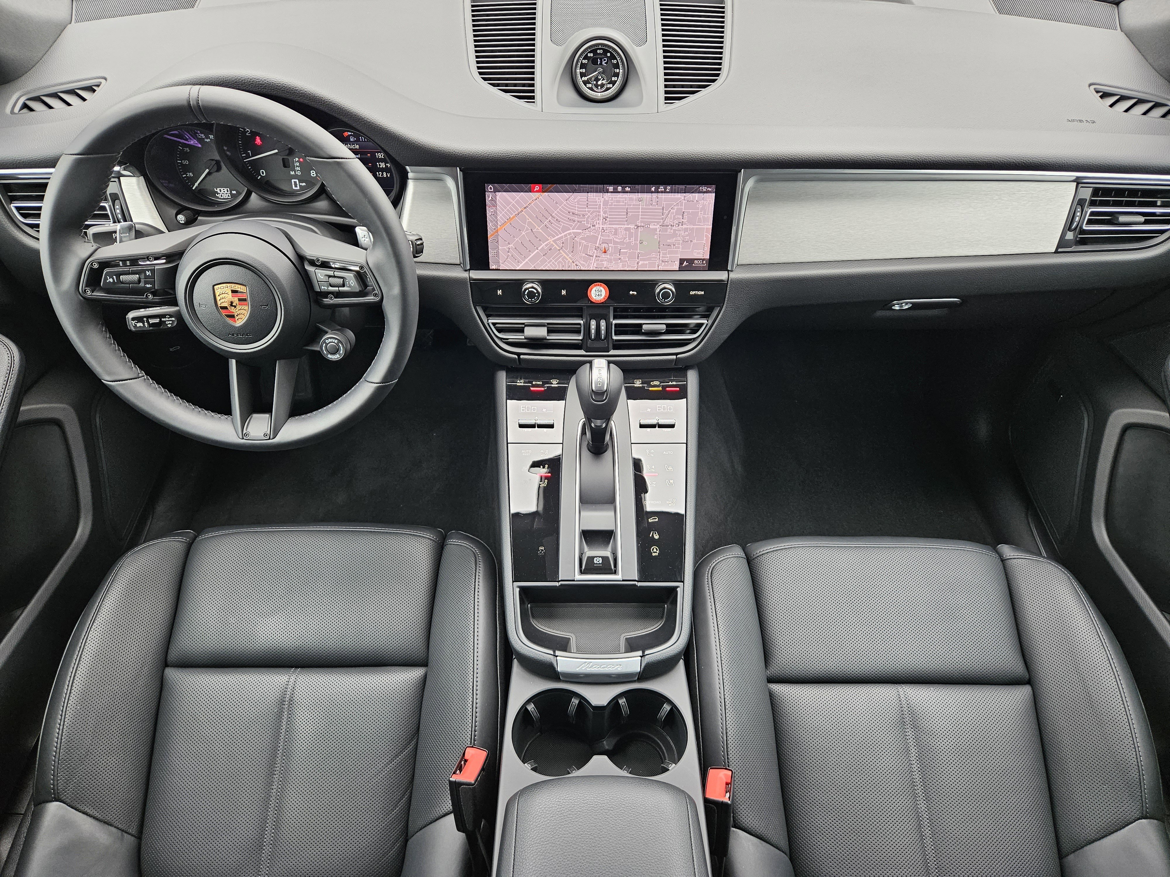 Certified 2026 Porsche Macan AWD/4WD image 24