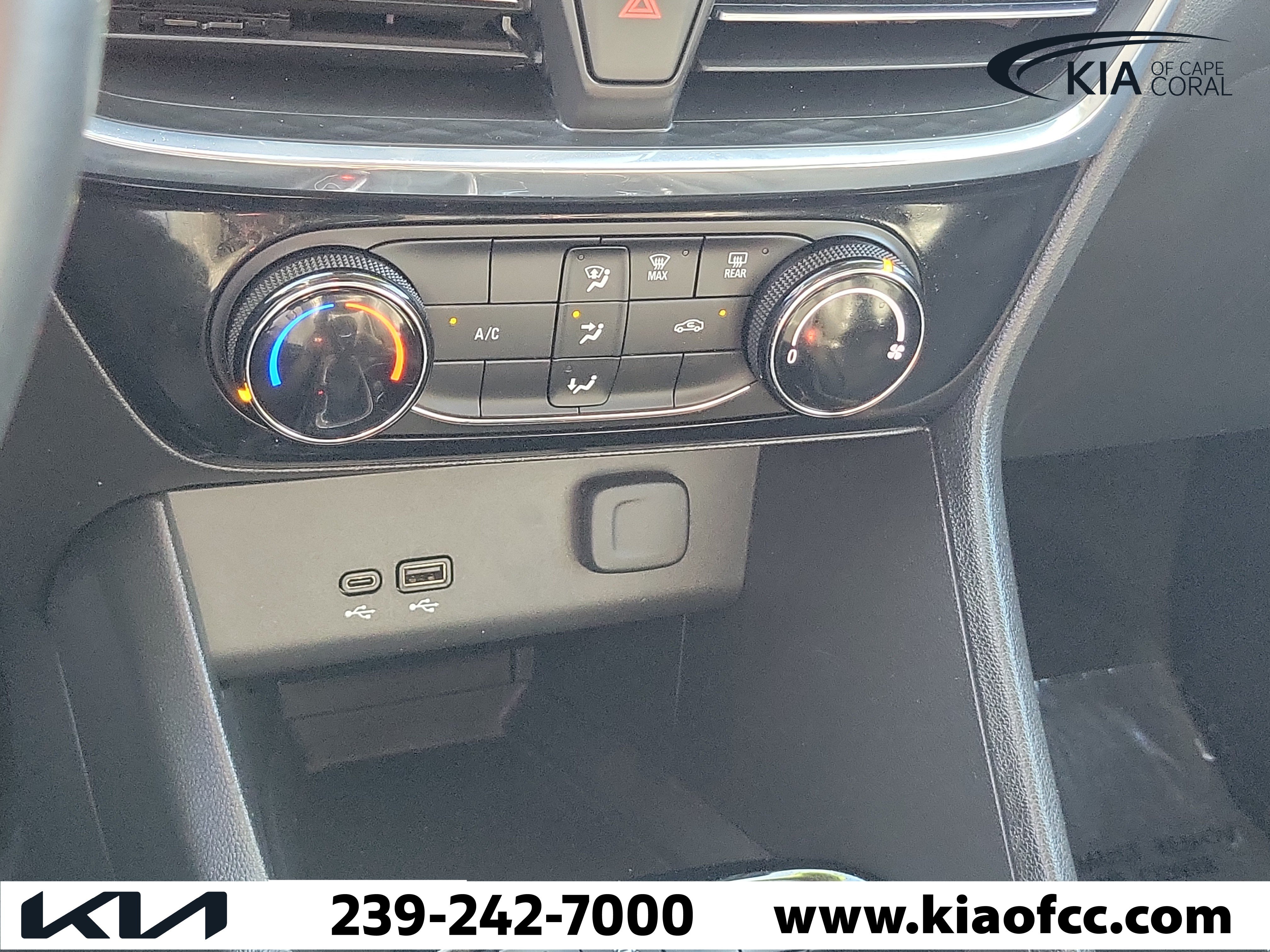 Used 2024 Buick Encore GX Sport Touring AWD/4WD image 29