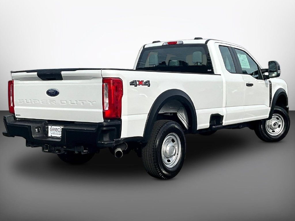 Used 2025 Ford F250 XL AWD/4WD image 7