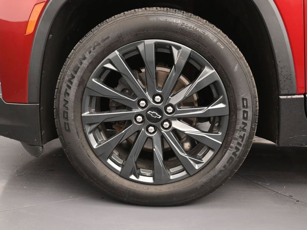 Used 2023 Chevrolet Traverse RS image 9