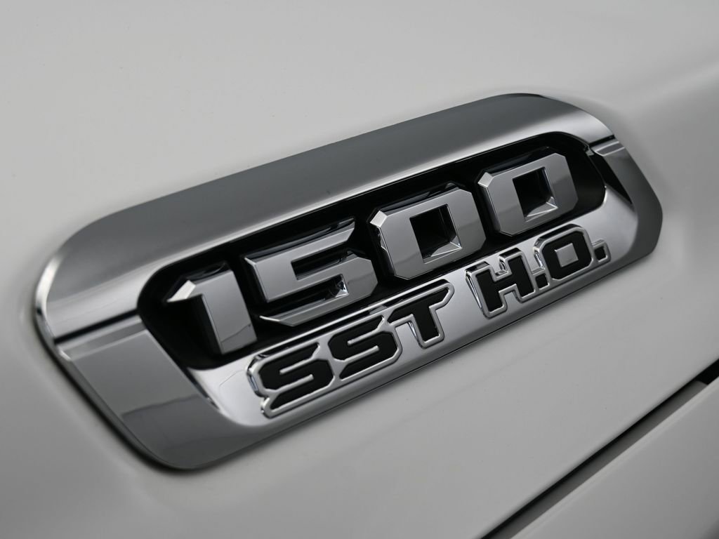 Used 2025 RAM 1500 Limited image 32