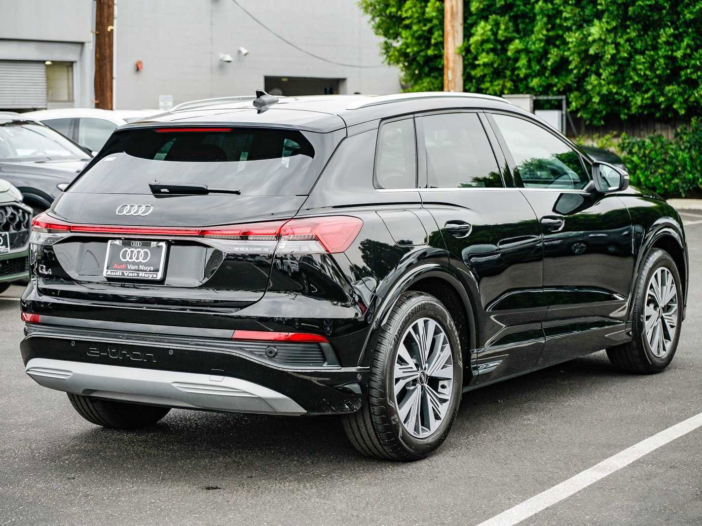 Used 2023 Audi Q4 e-tron Premium Plus w/ Premium Plus image 4