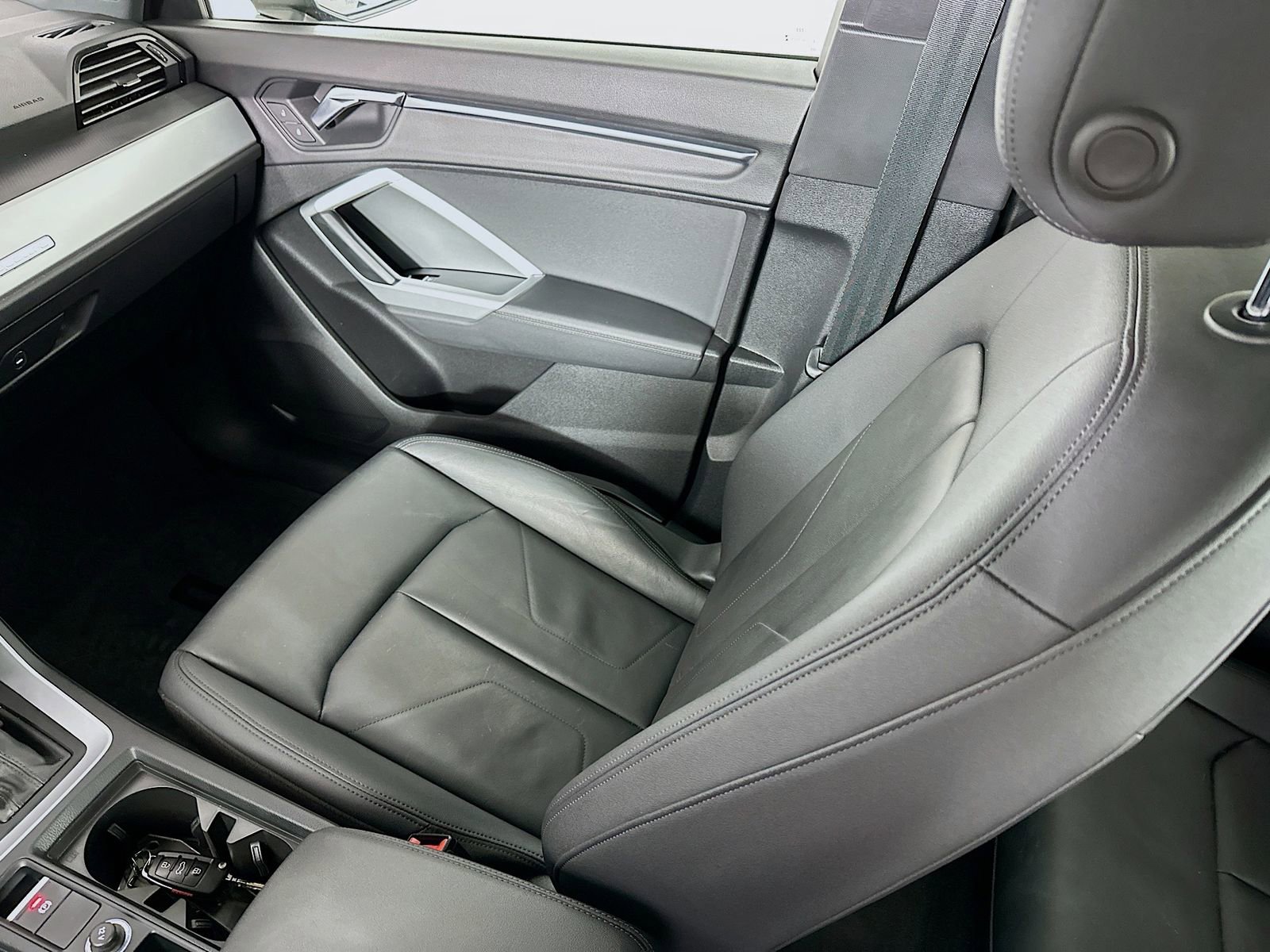 Used 2020 Audi Q3 2.0T Premium w/ Convenience Package image 24