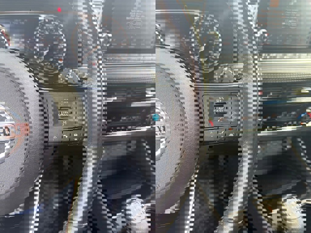 Used 2021 Nissan Rogue SV w/ Premium Package image 23