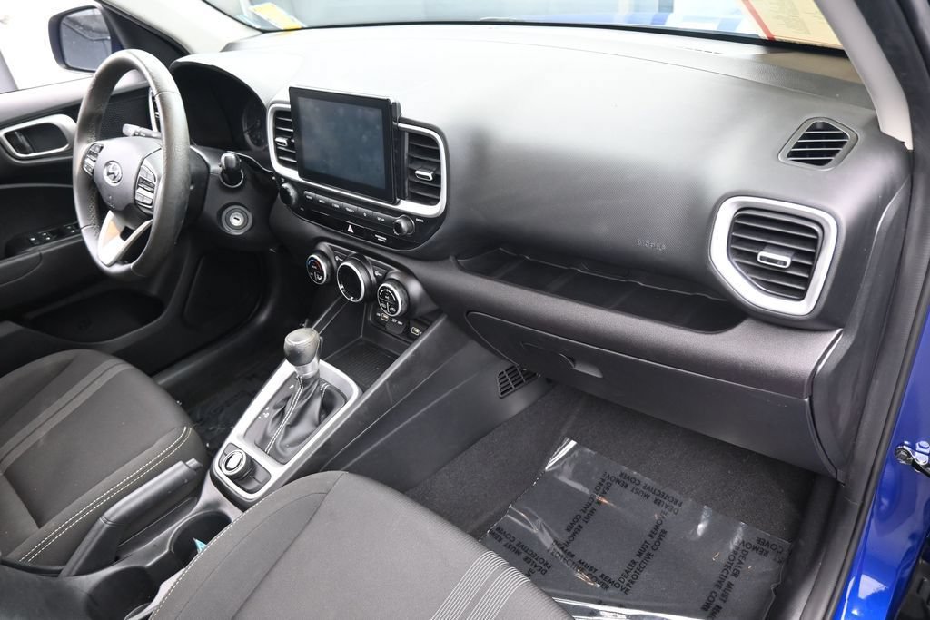 Used 2022 Hyundai Venue SEL FWD image 38