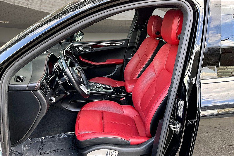 Used 2018 Porsche Macan AWD/4WD image 20