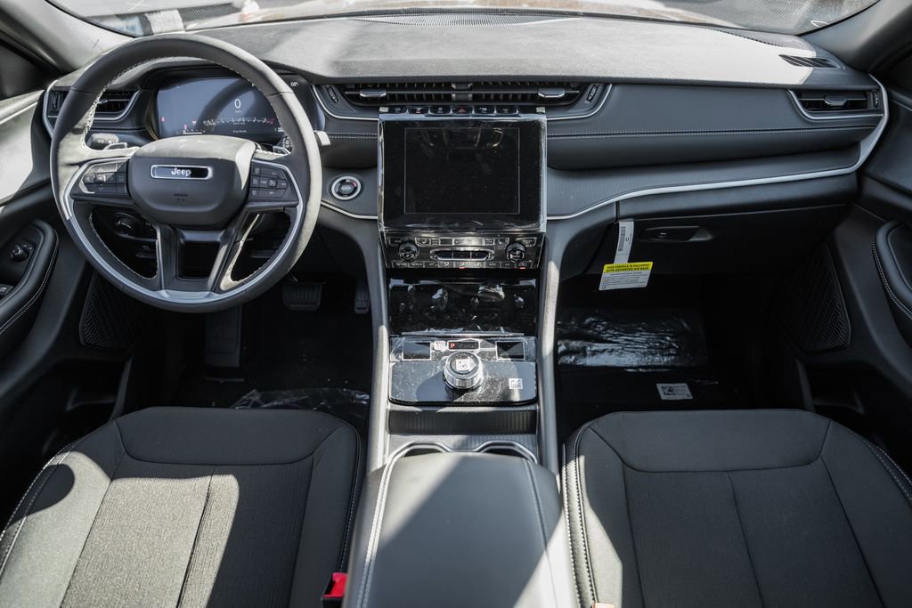 New 2025 Jeep Grand Cherokee Laredo X w/ Luxury Tech Group I image 19