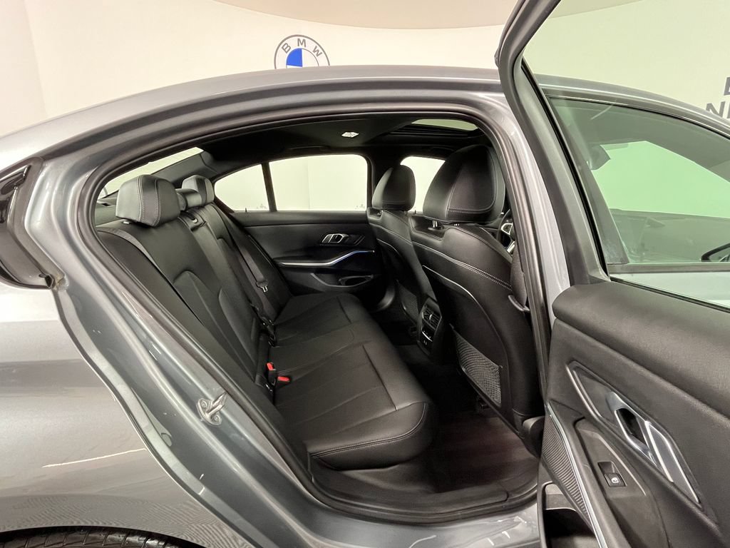 Used 2023 BMW 330i xDrive Sedan w/ M Sport Package AWD/4WD image 18