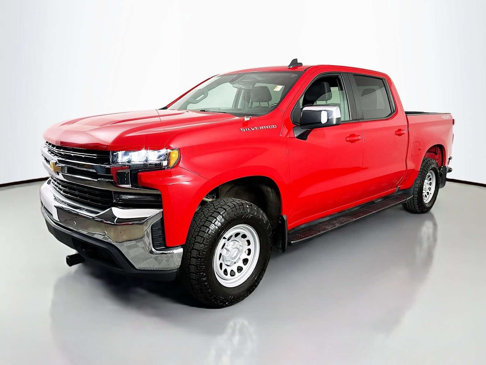 Used 2022 Chevrolet Silverado 1500 LT w/ Safety Package AWD/4WD image 4