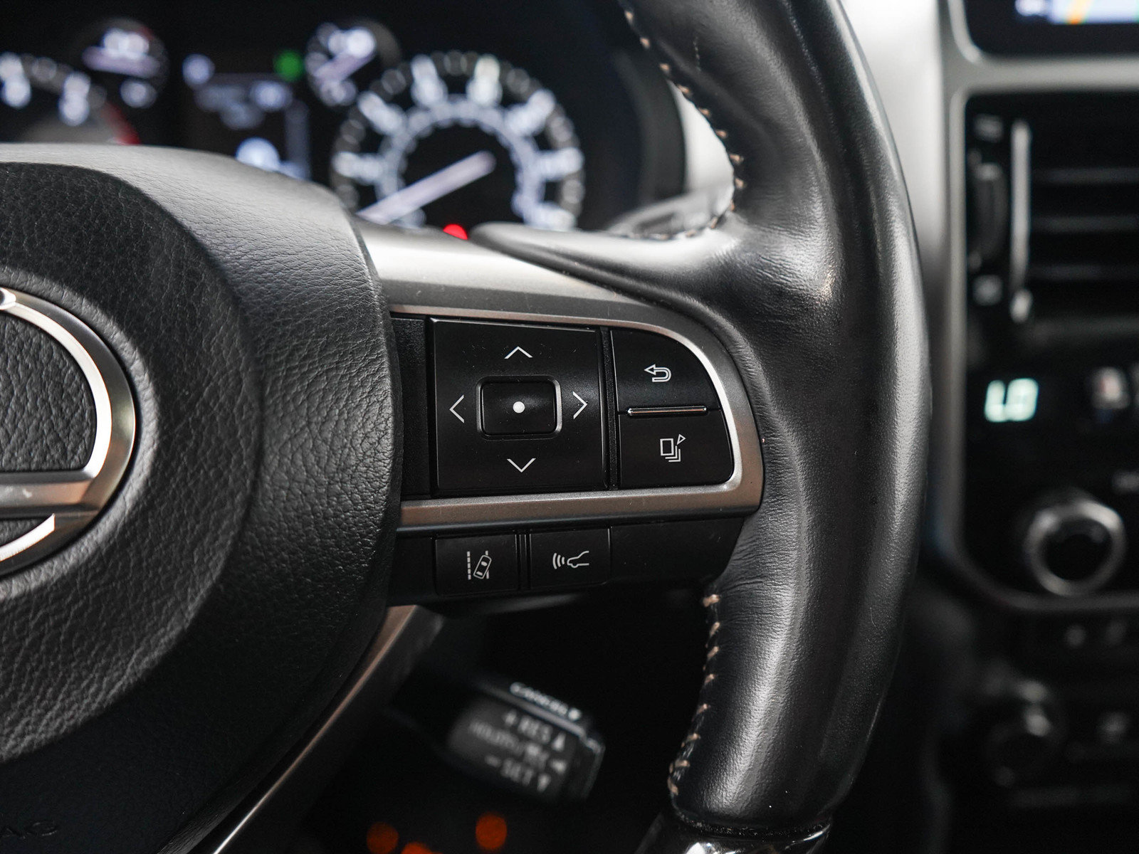 Used 2022 Lexus GX 460 Premium w/ Premium Plus Package AWD/4WD image 25