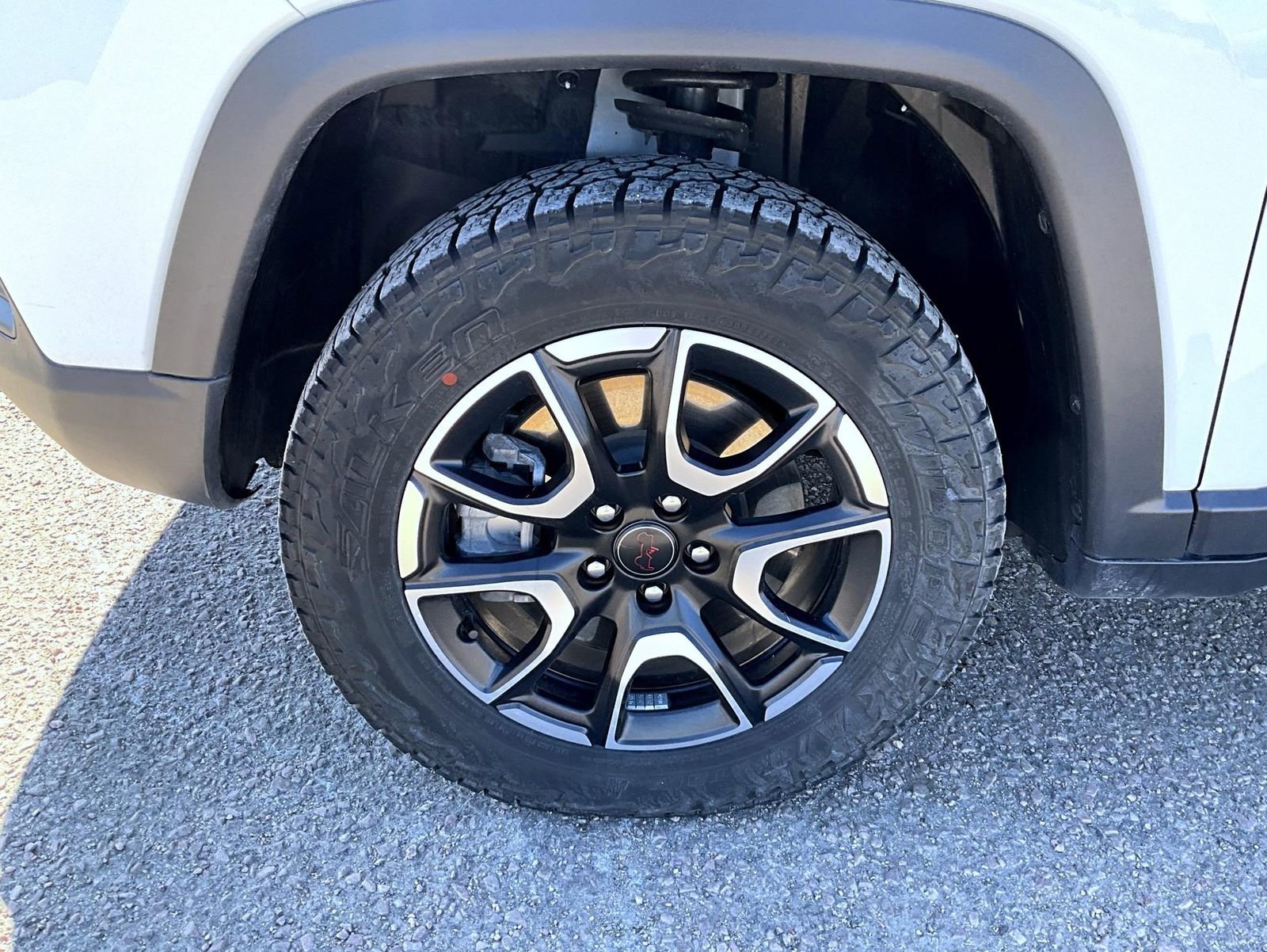 Used 2025 Jeep Compass Trailhawk AWD/4WD image 22