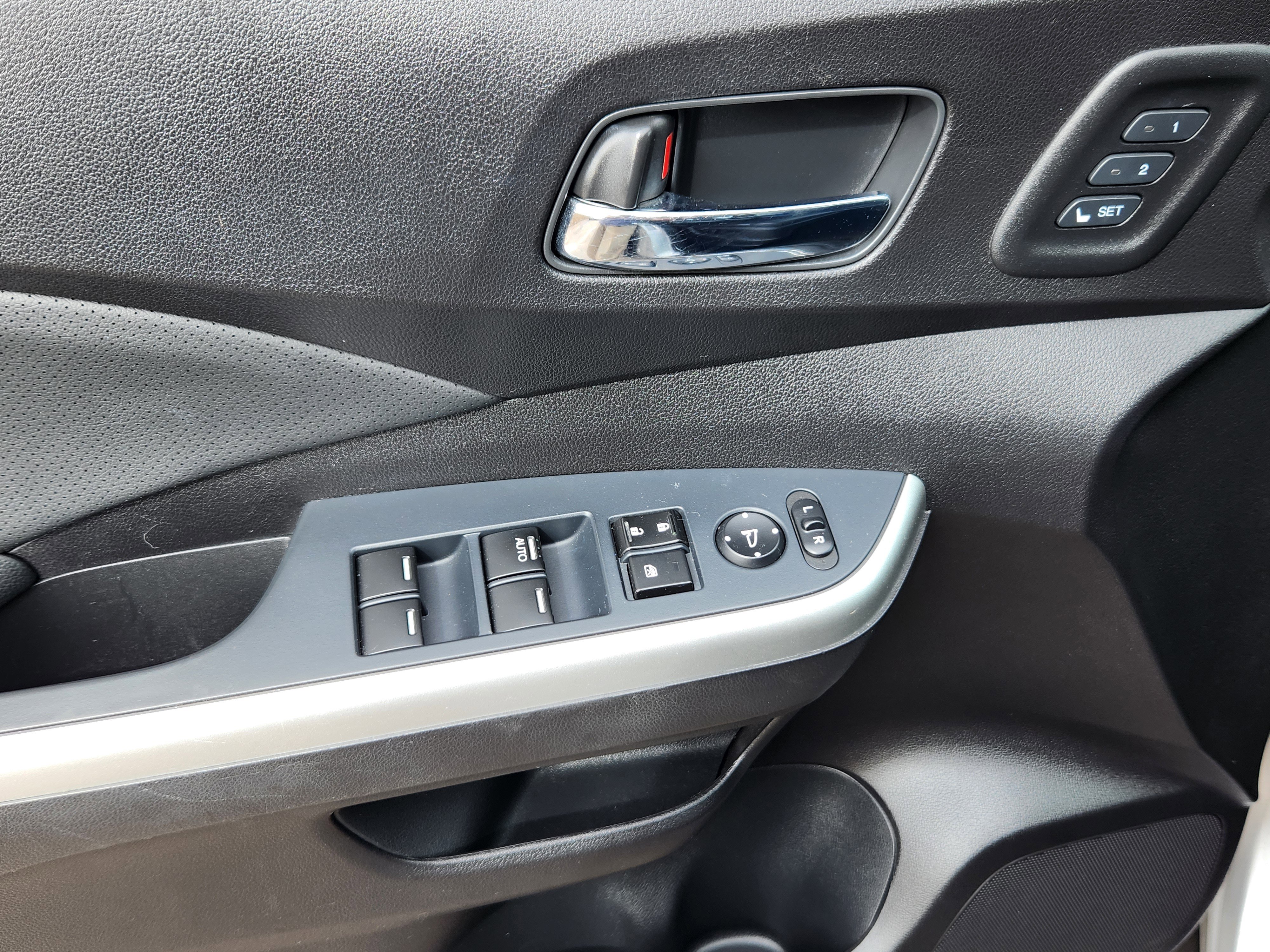 Used 2015 Honda CR-V Touring image 6