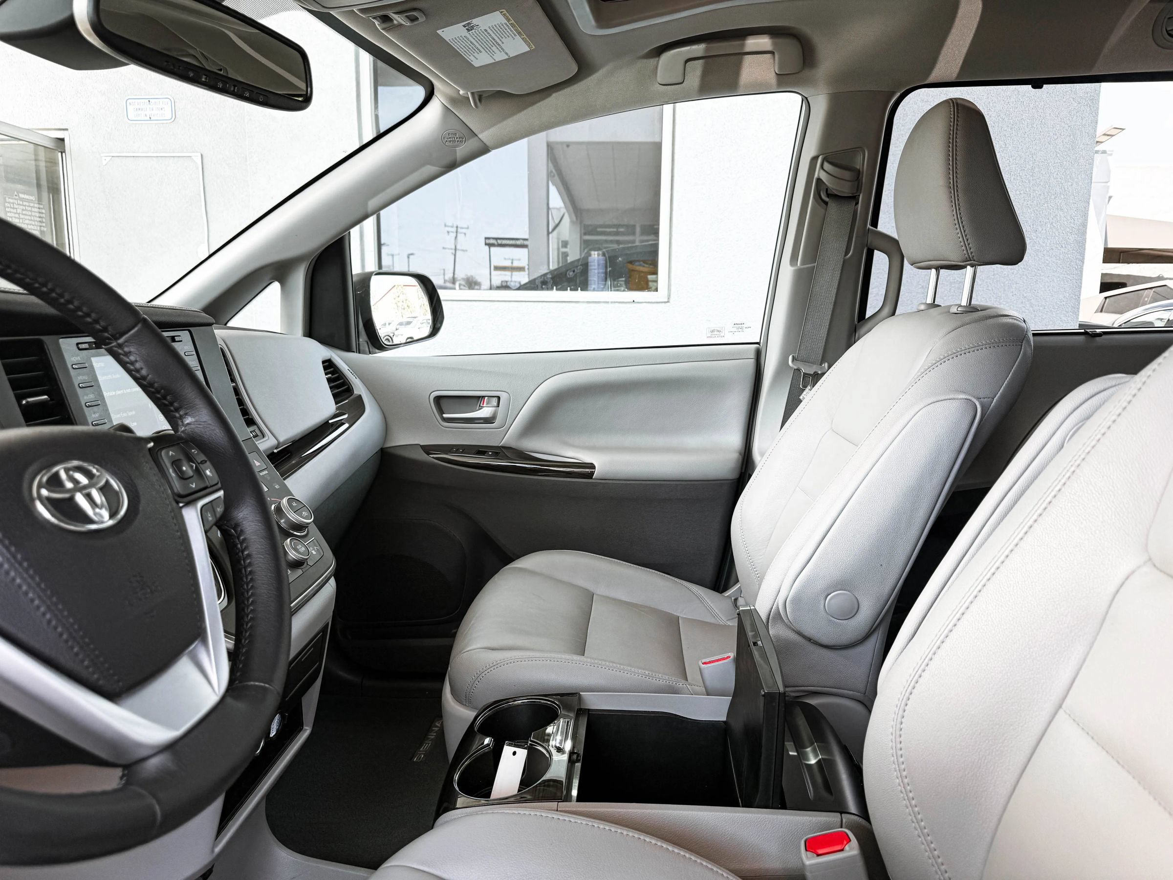 Used 2019 Toyota Sienna XLE w/ XLE Navigation Package AWD/4WD image 24
