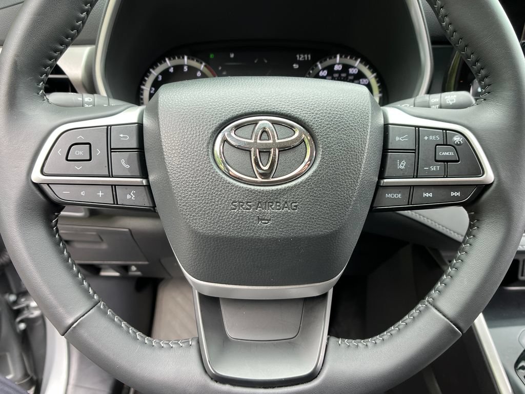 Used 2026 Toyota Highlander XLE AWD/4WD image 14