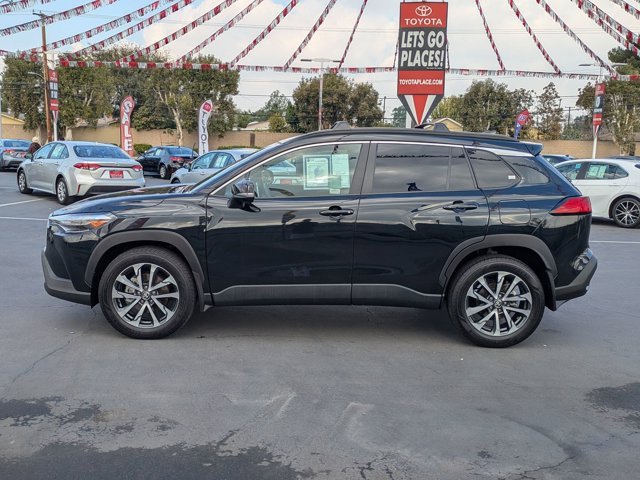 Used 2024 Toyota Corolla Cross XLE image 12