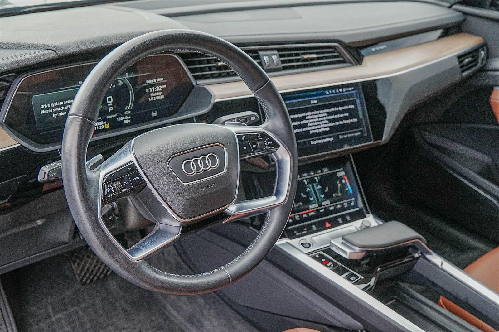 Used 2024 Audi Q8 e-tron Premium Plus image 7