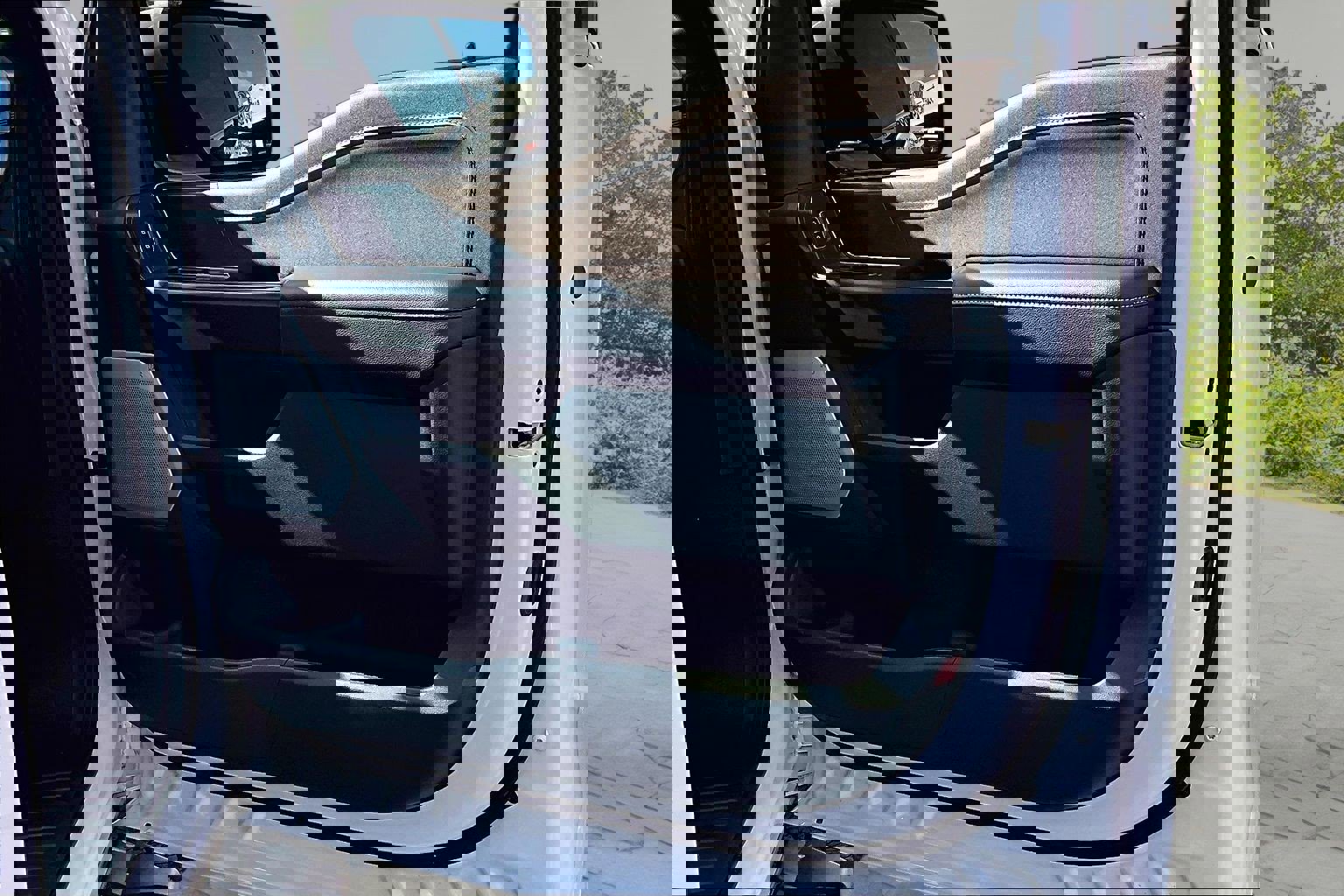 Used 2025 Ford F150 Lariat w/ Equipment Group 502A High image 25