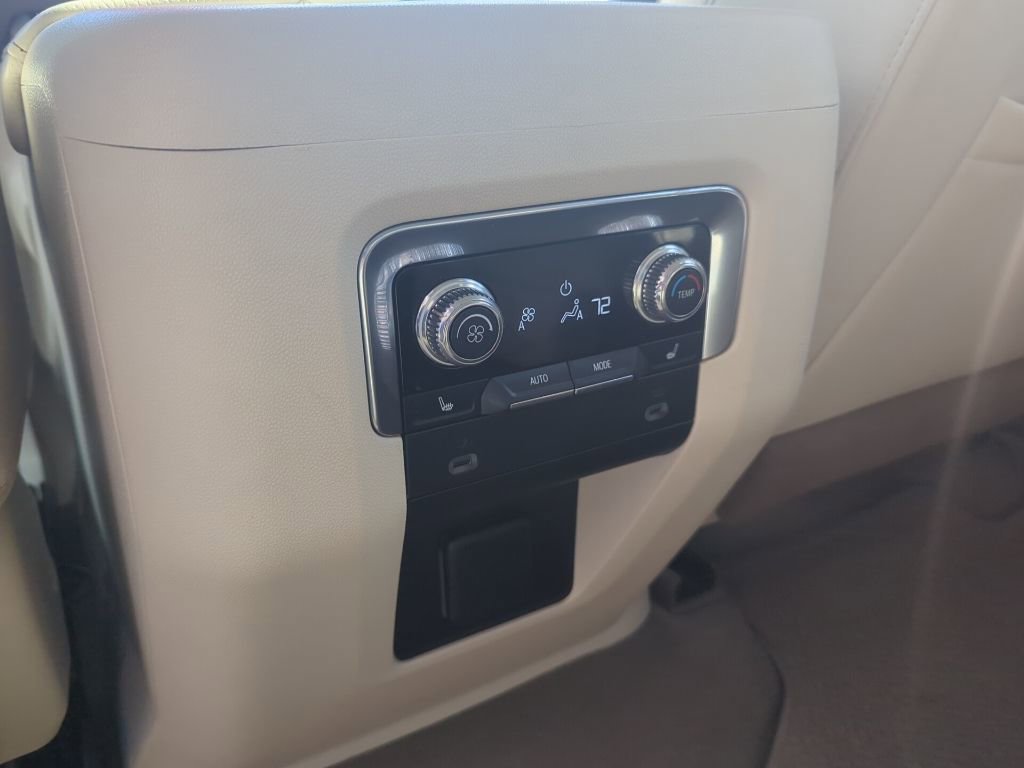 Used 2021 GMC Yukon Denali w/ Denali Premium Package image 21