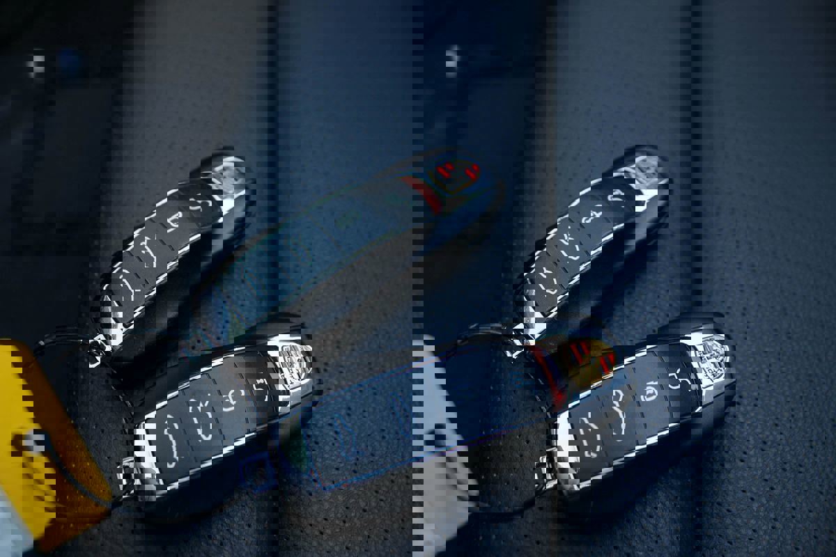 Used 2018 Porsche 718 Boxster RWD image 32