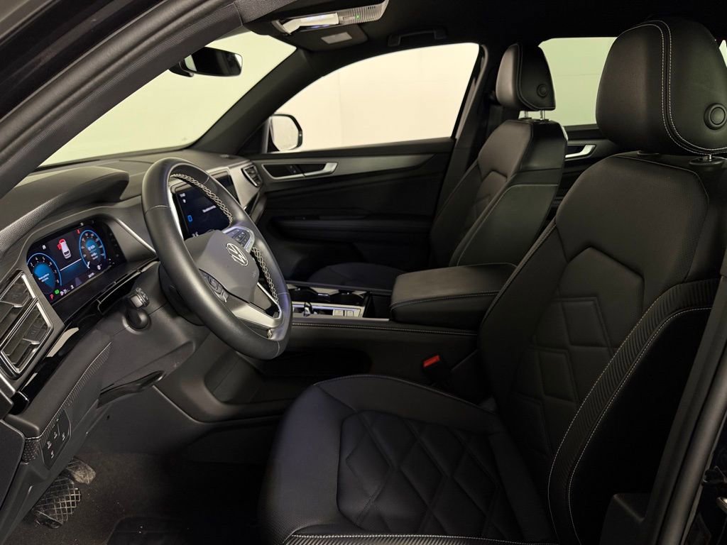 Used 2025 Volkswagen Atlas Cross Sport SE AWD/4WD image 22
