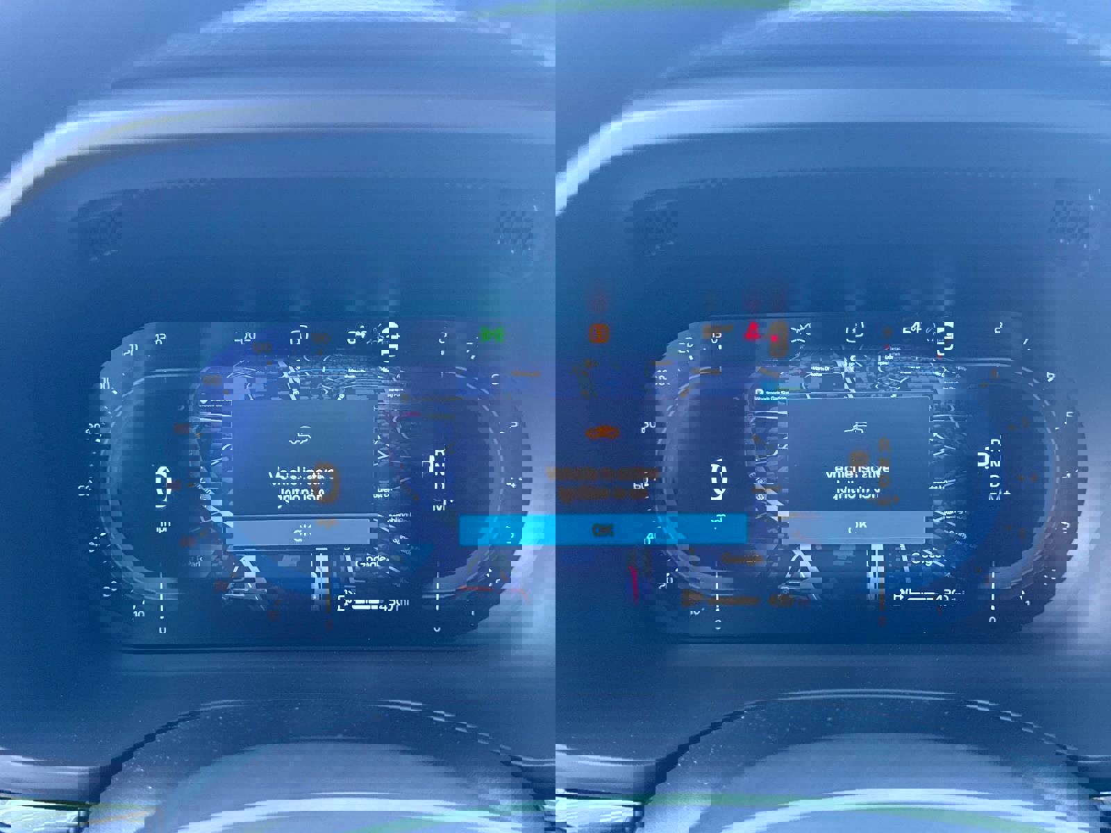 Used 2025 Volvo XC60 B5 Plus image 28